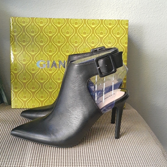 Gianni Bini 'Deene' Black Slingback Shoes - Picture 8 of 8